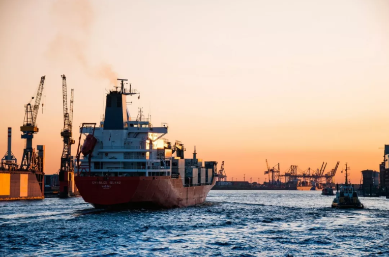 每天上万辆船舶进出港，黑烟怎么管？| 欧美船舶排放监管经验